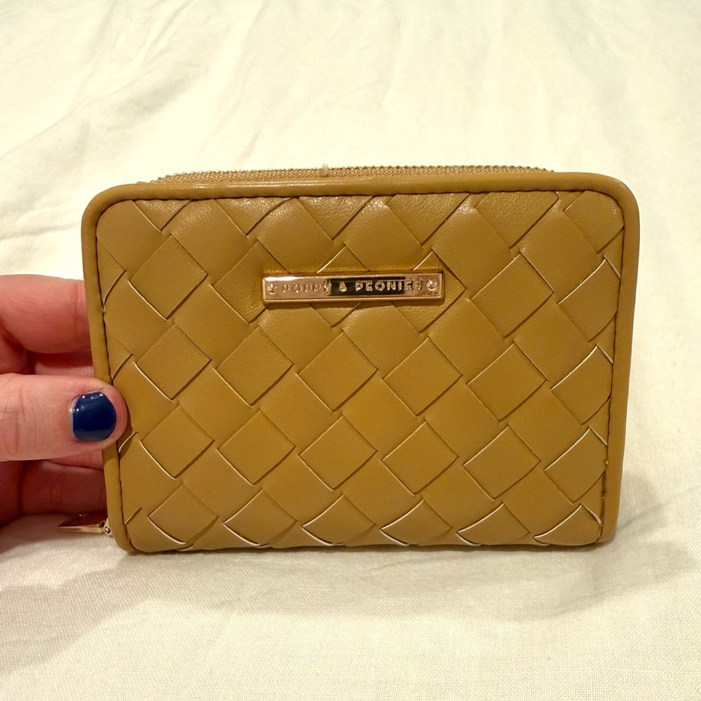 NWOT | Poppy & Peonies | Woven Wallet - Picture 3 of 5